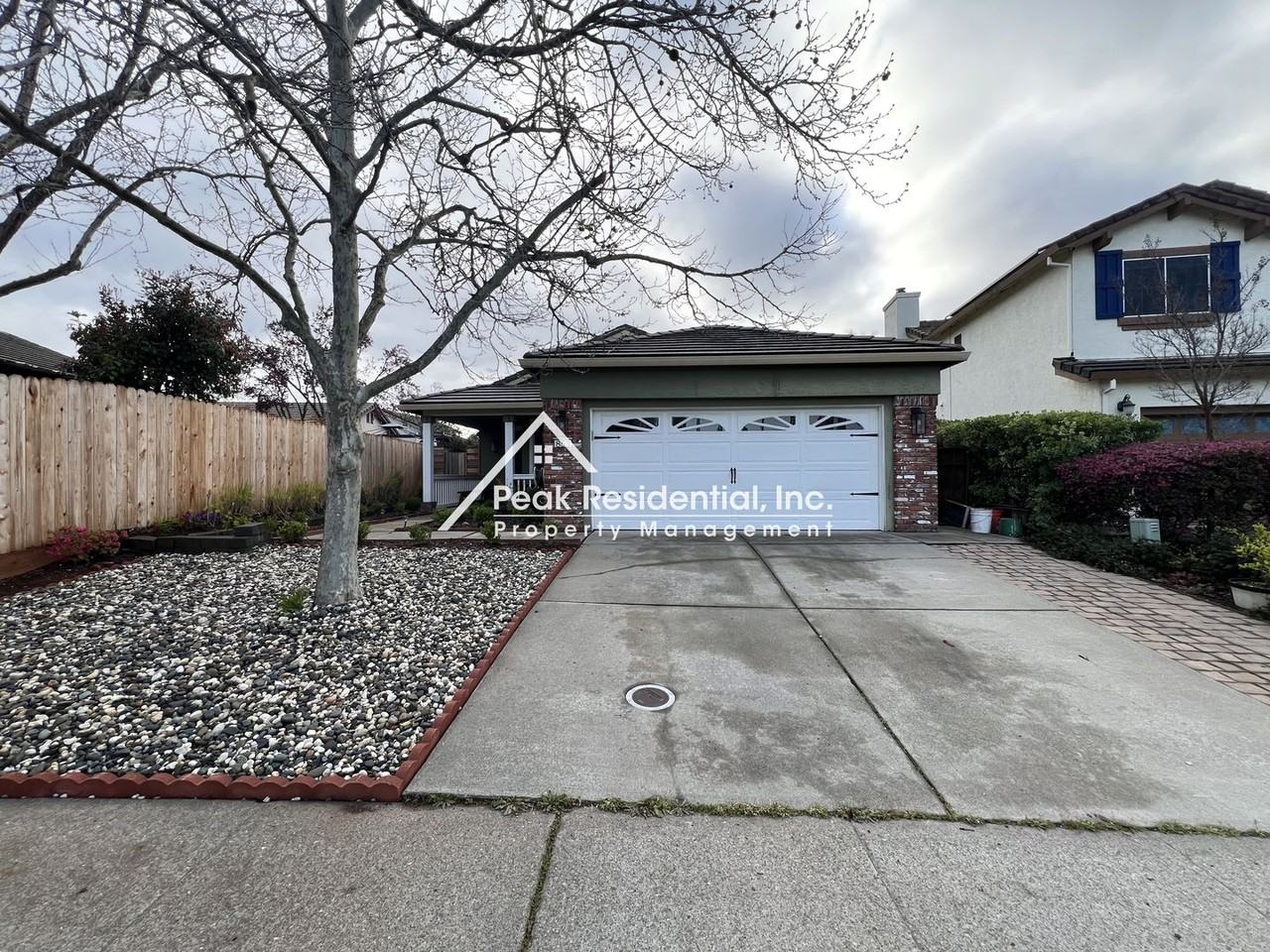 853 Rathbone Cir - Photo 2 of 28