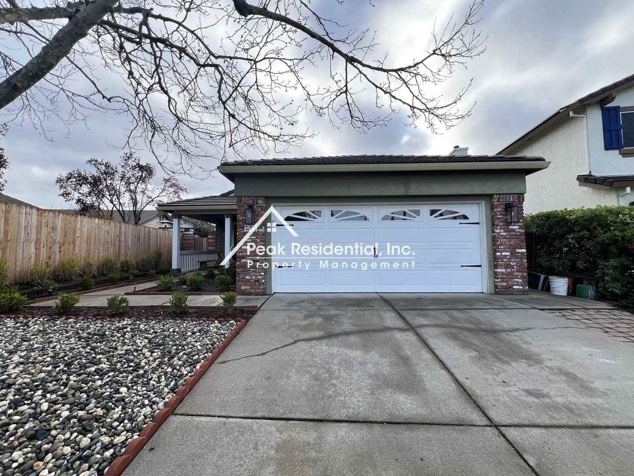 853 Rathbone Cir - Photo 3 of 28