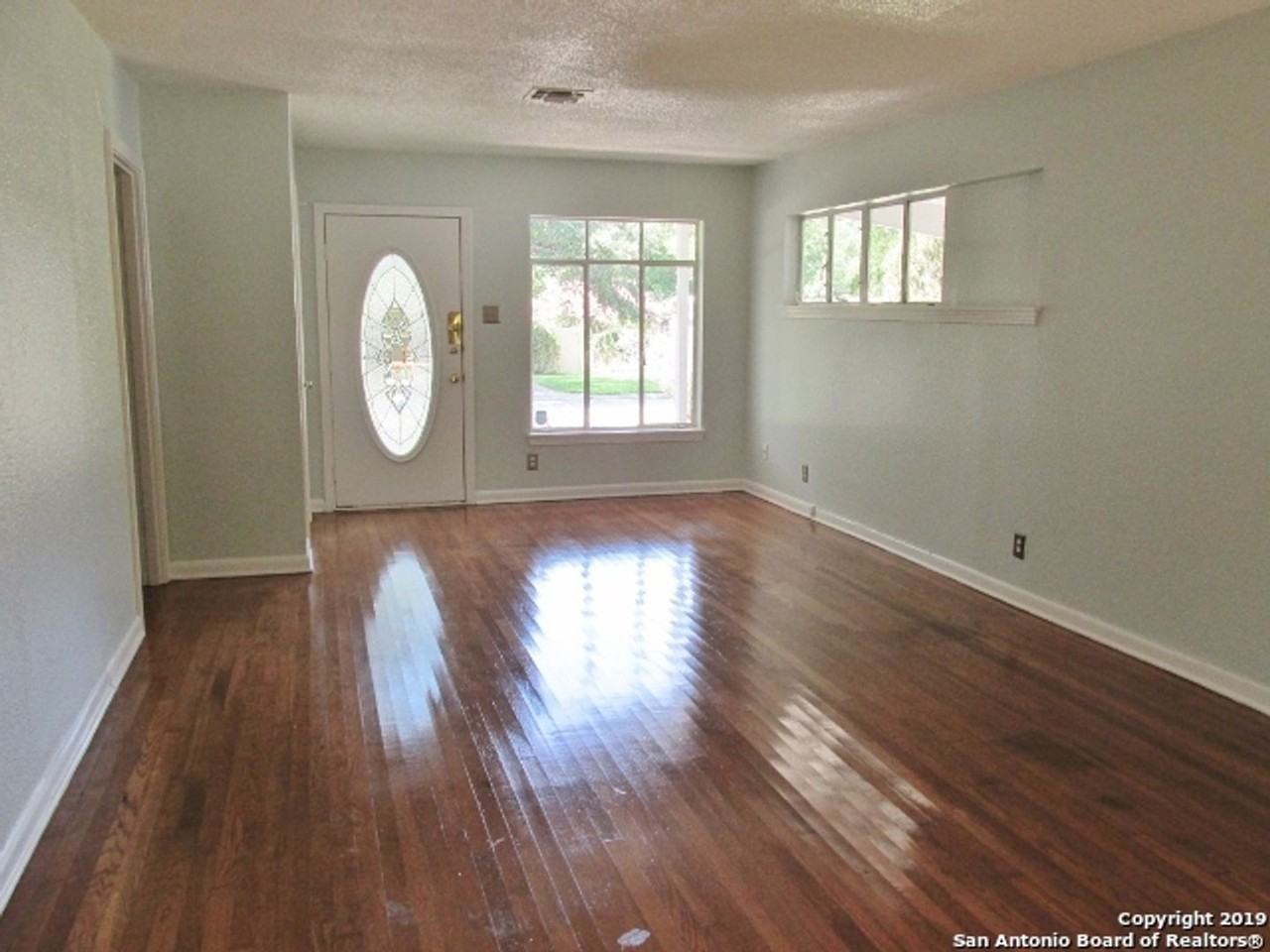 213 Arvin Dr - Photo 4 of 23