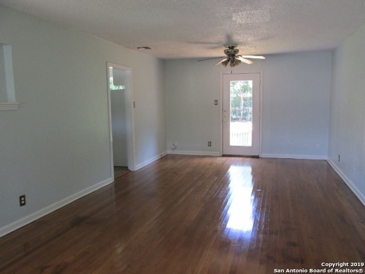 213 Arvin Dr - Photo 5 of 23