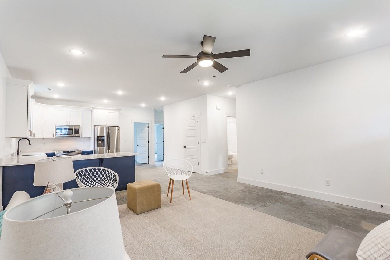 217 Vreeland St - Photo 2 of 33
