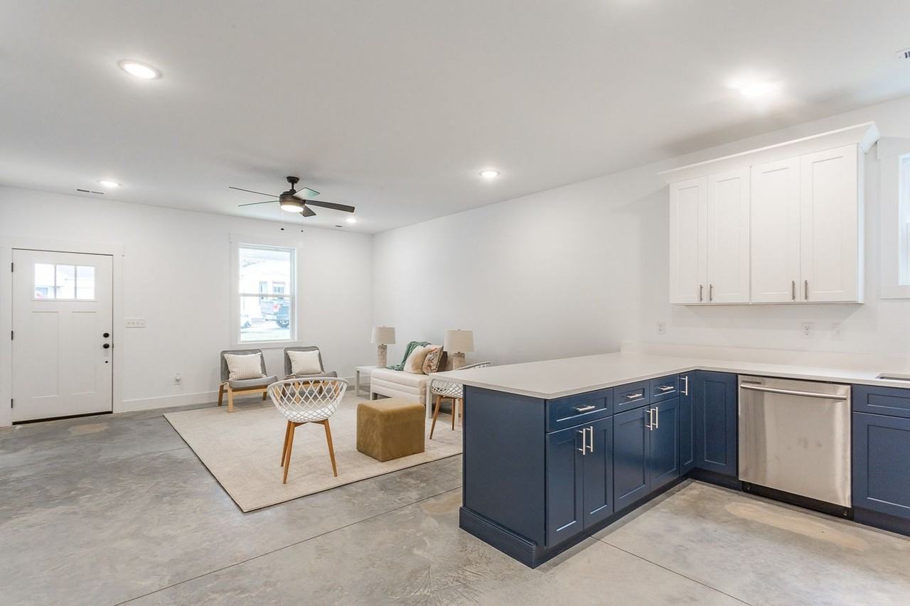 217 Vreeland St - Photo 3 of 33