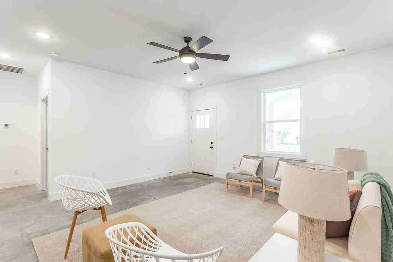 217 Vreeland St - Photo 5 of 33