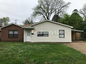 2016 Clover Ln - Photo 1 of 1