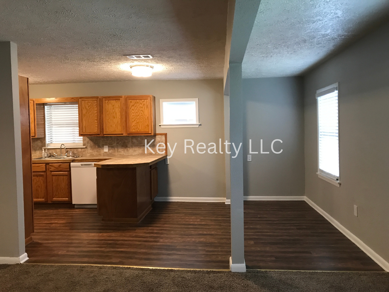 2016 Clover Ln - Photo 3 of 10