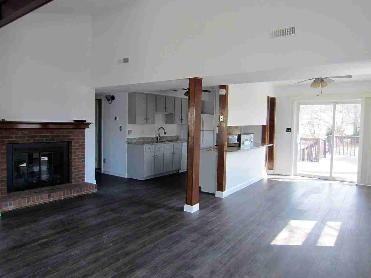 1208 Caracara Dr - Photo 3 of 33
