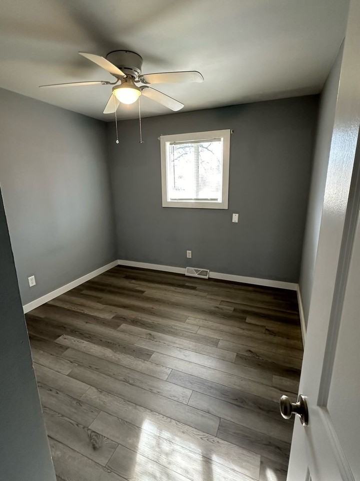 130 W Pinewood Dr - Photo 7 of 7