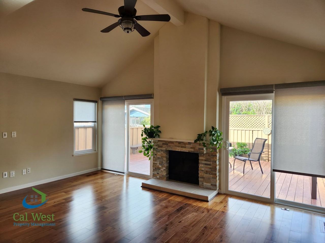 4415 Desin Dr - Photo 2 of 15