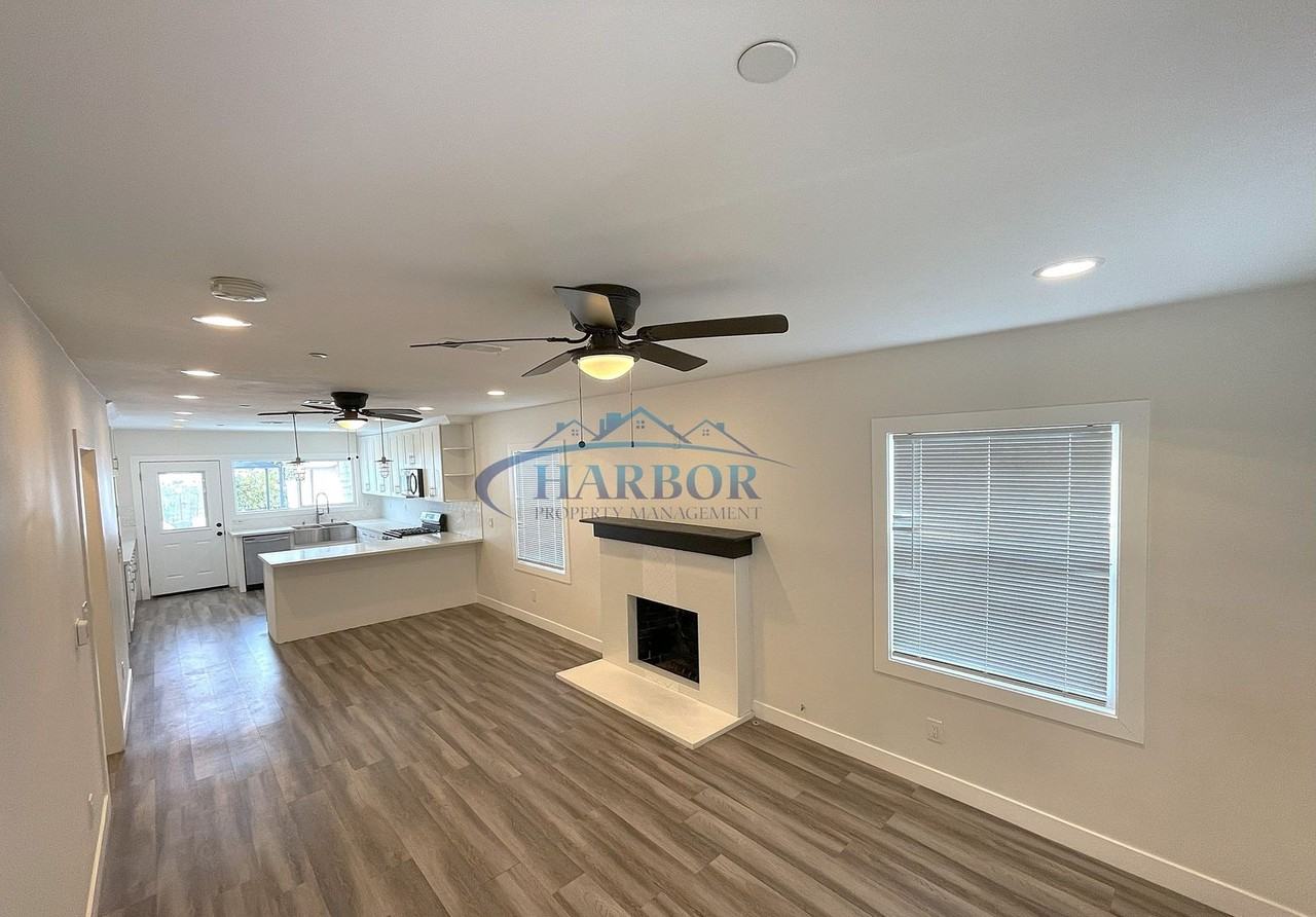 1247 N Neptune Ave - Photo 2 of 13