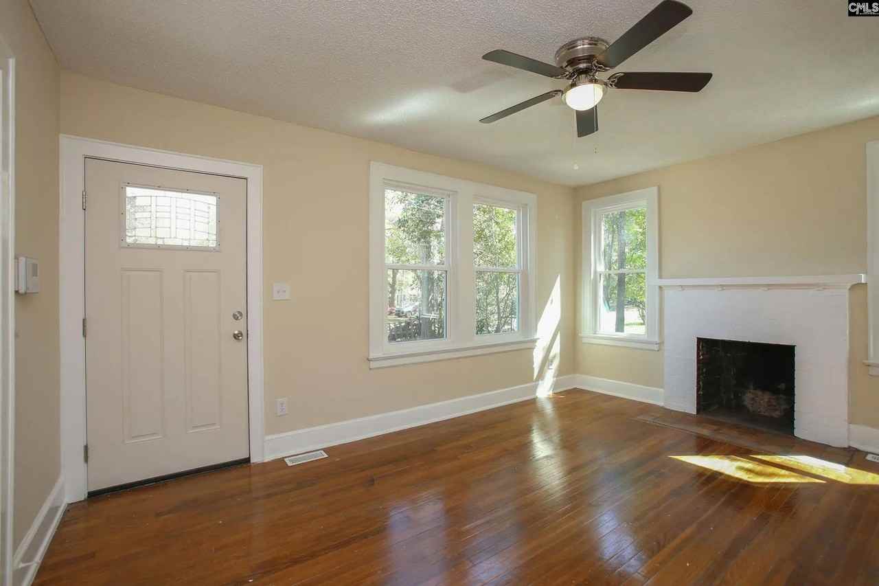 743 Pembroke Ave - Photo 4 of 39