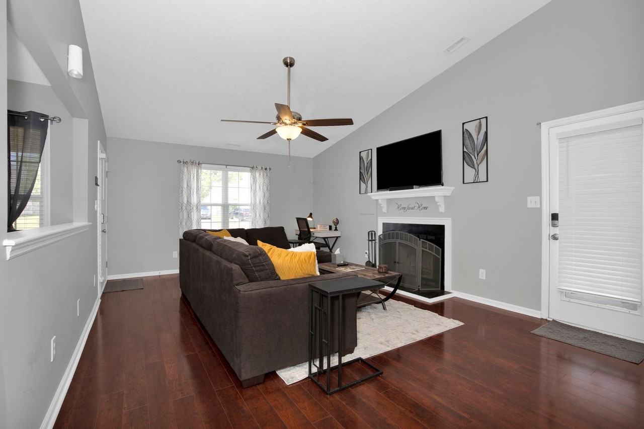 3915 Harden Rd - Photo 3 of 21
