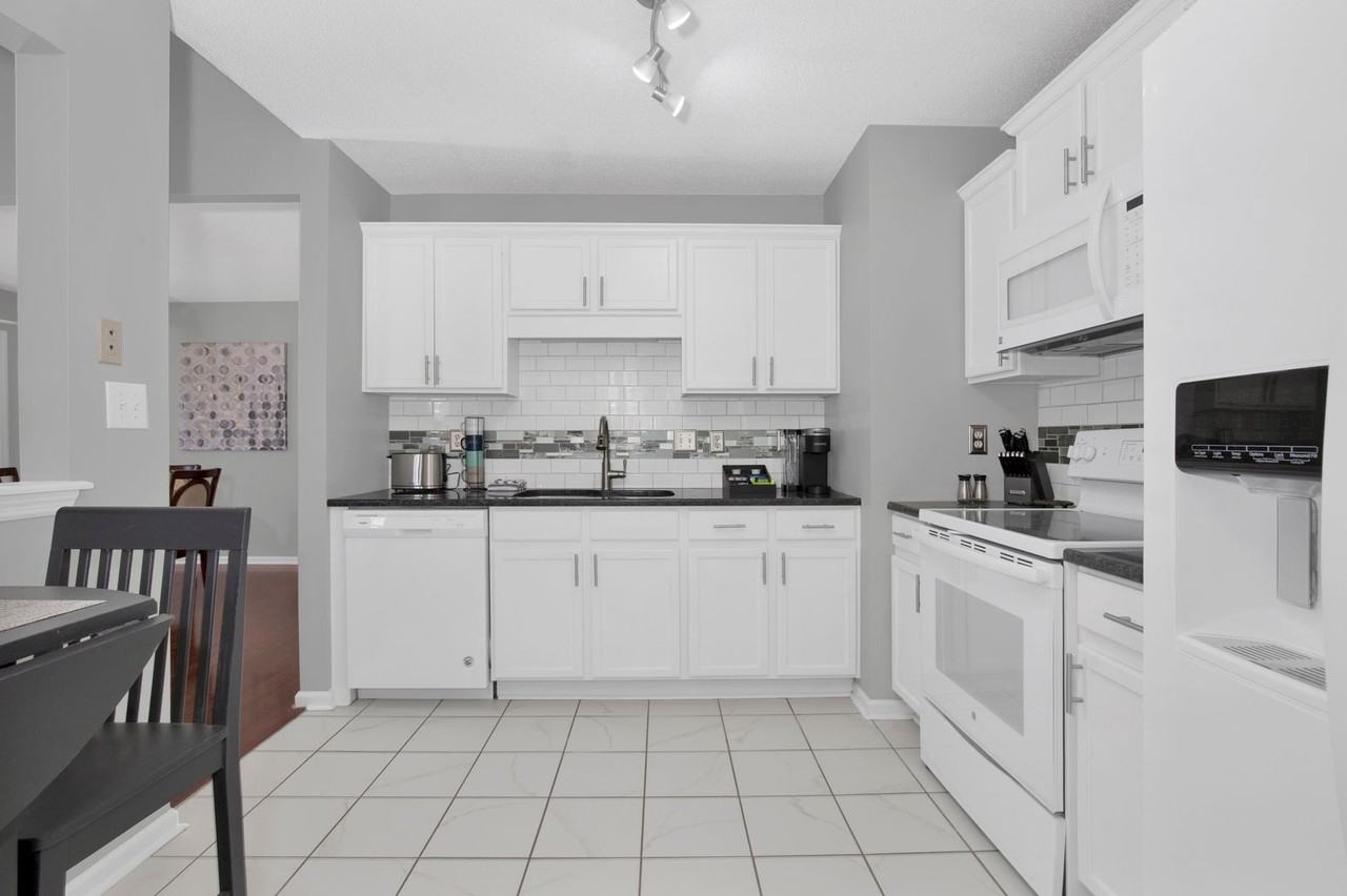 3915 Harden Rd - Photo 7 of 21
