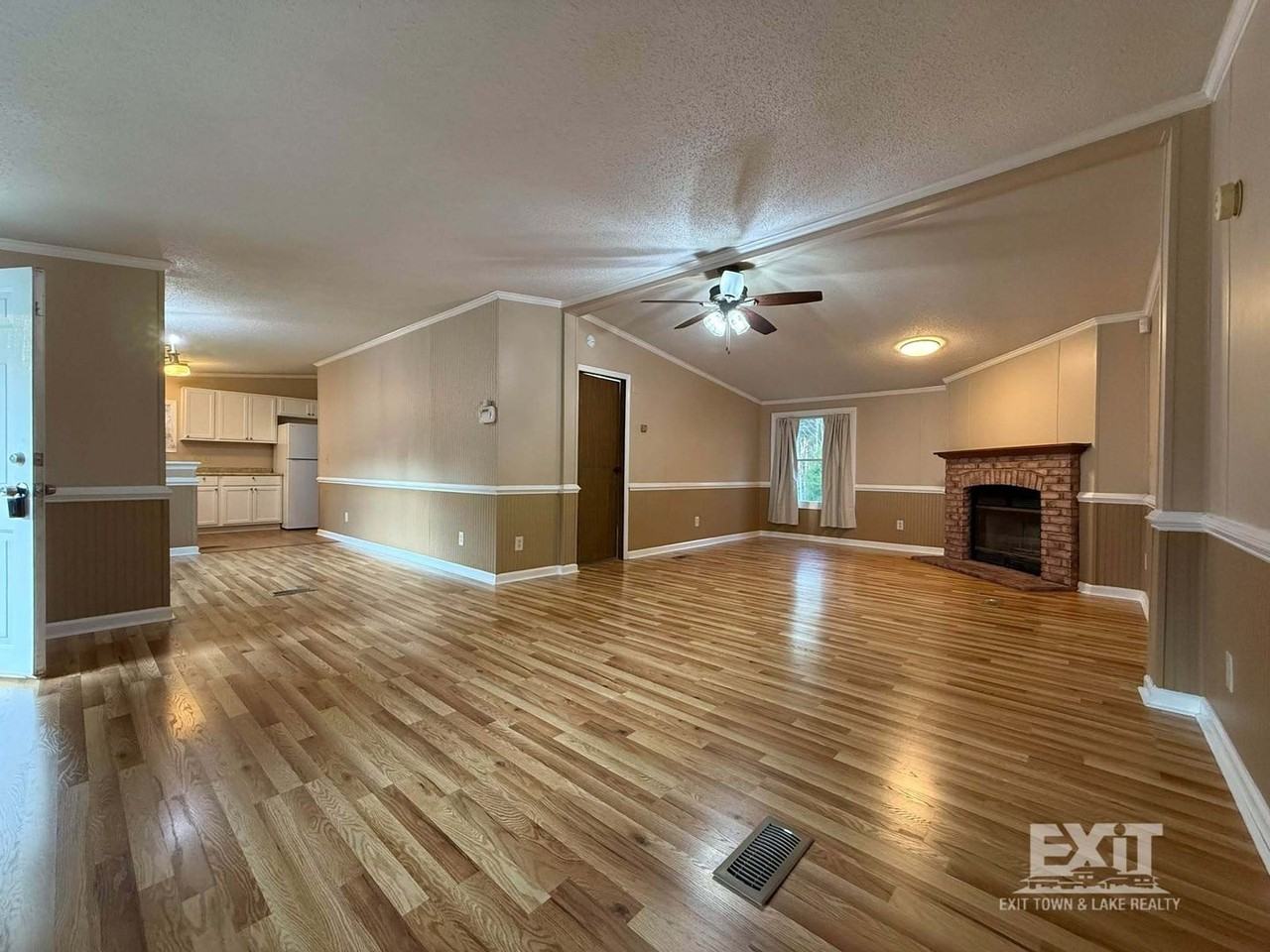 2700 Cleaton Rd - Photo 3 of 26