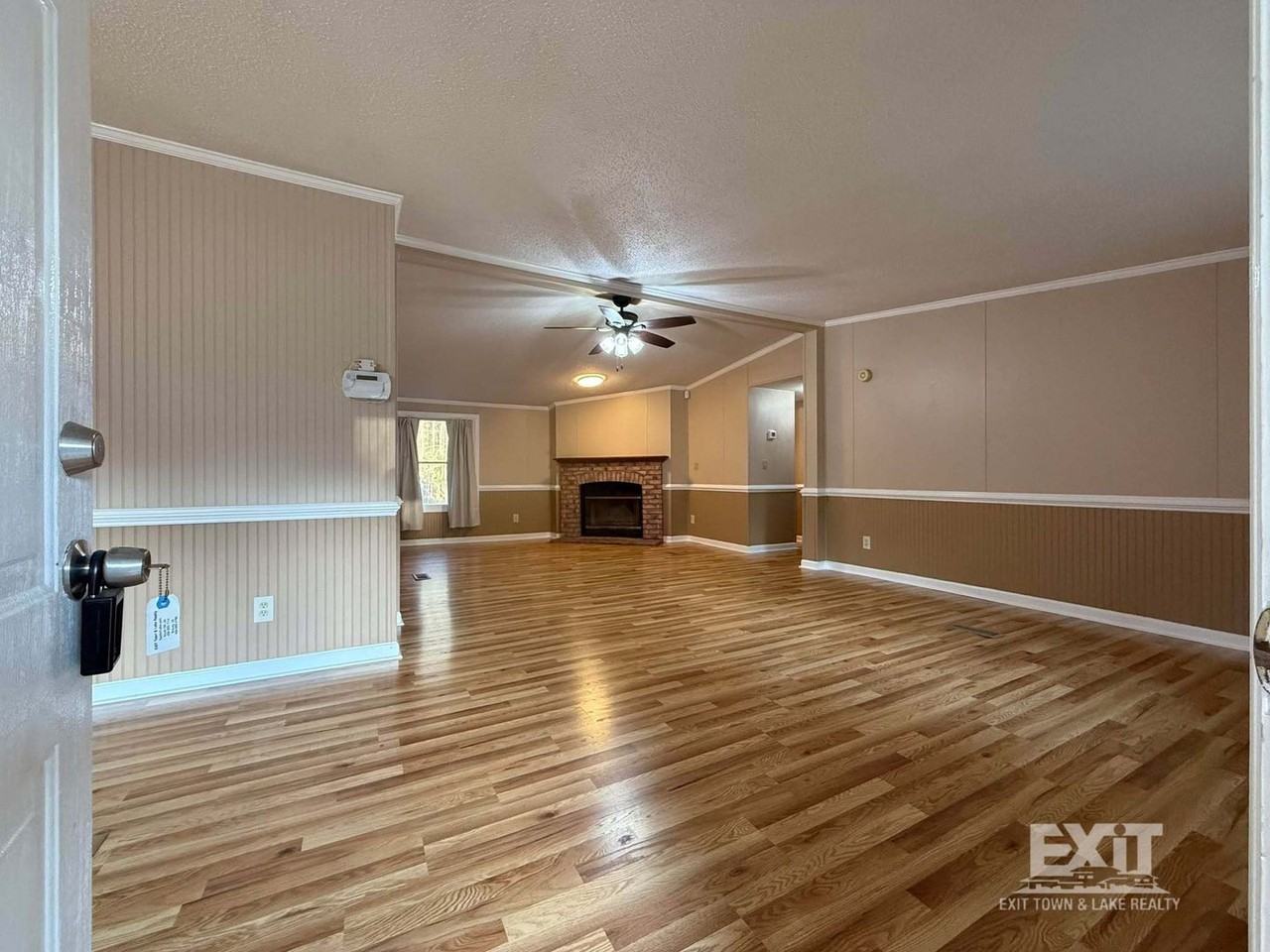 2700 Cleaton Rd - Photo 4 of 26