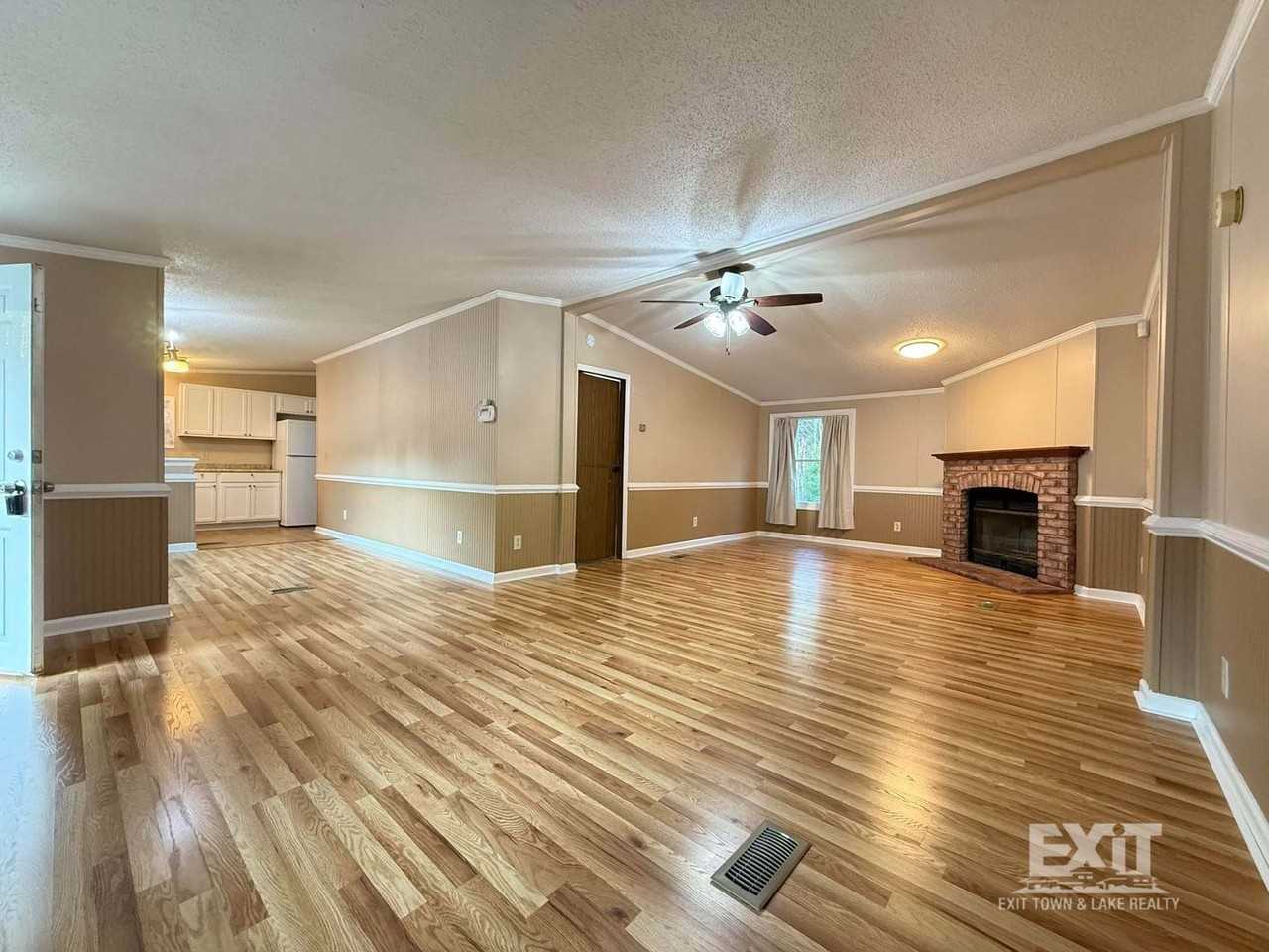 2700 Cleaton Rd - Photo 6 of 26