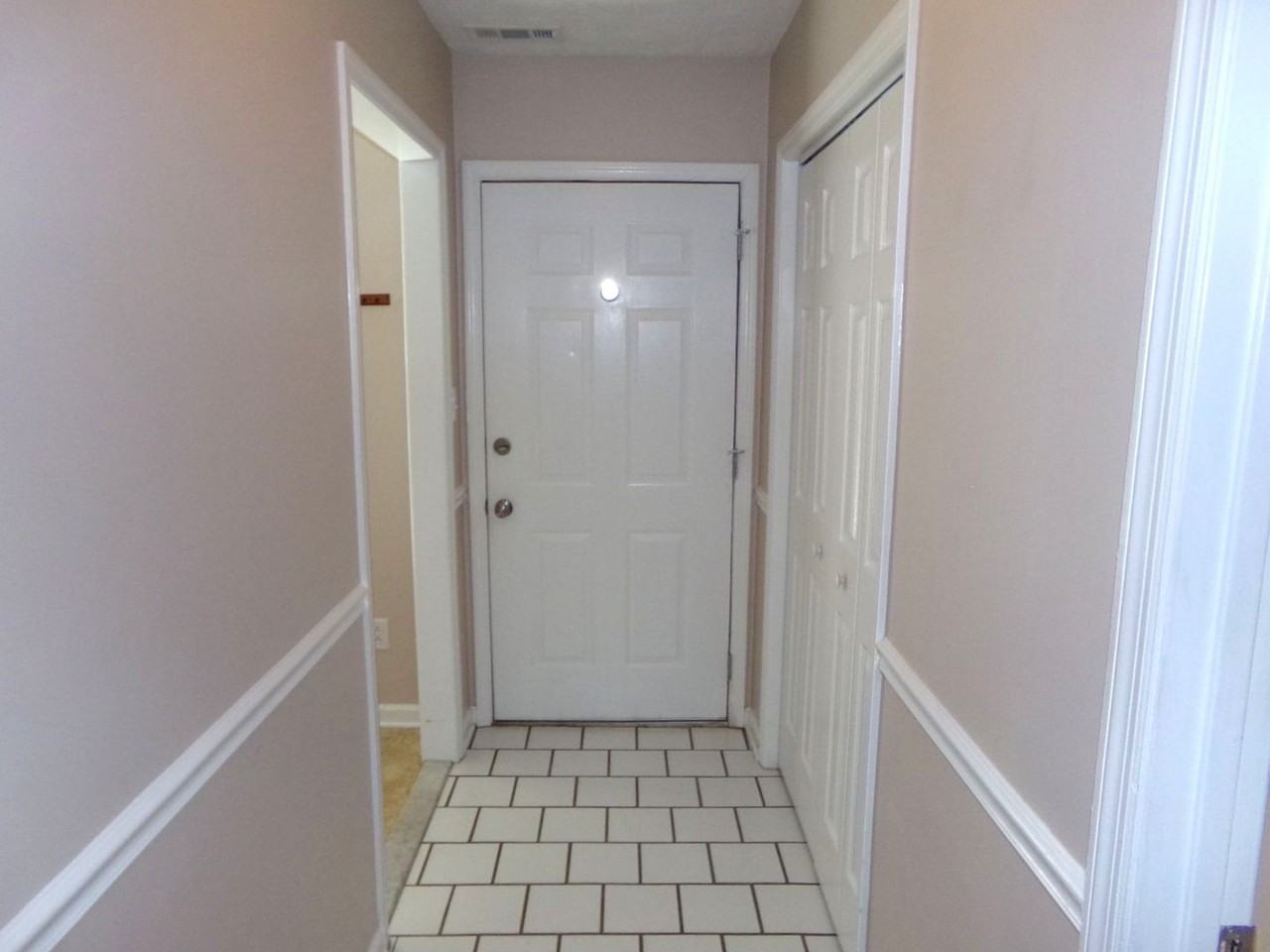 100 Christopher Ct - Photo 2 of 20