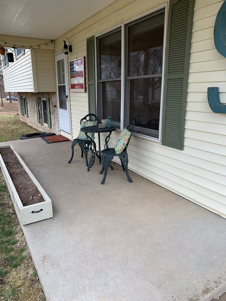 16460 Harmony Ln - Photo 2 of 32