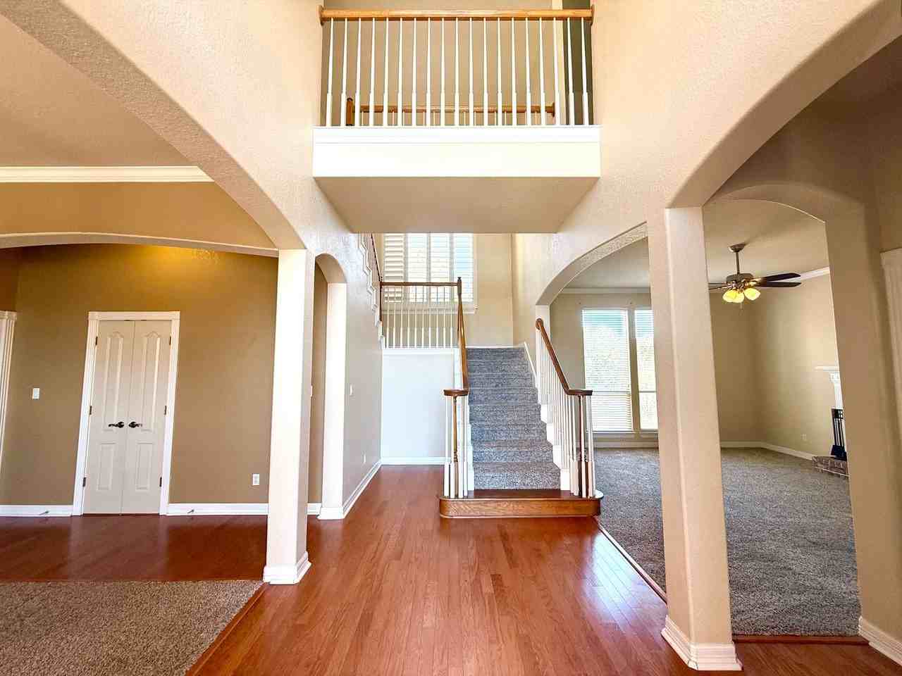 21606 Roan Blf - Photo 3 of 50