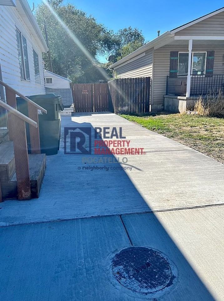 147 N Grant Ave - Photo 2 of 23