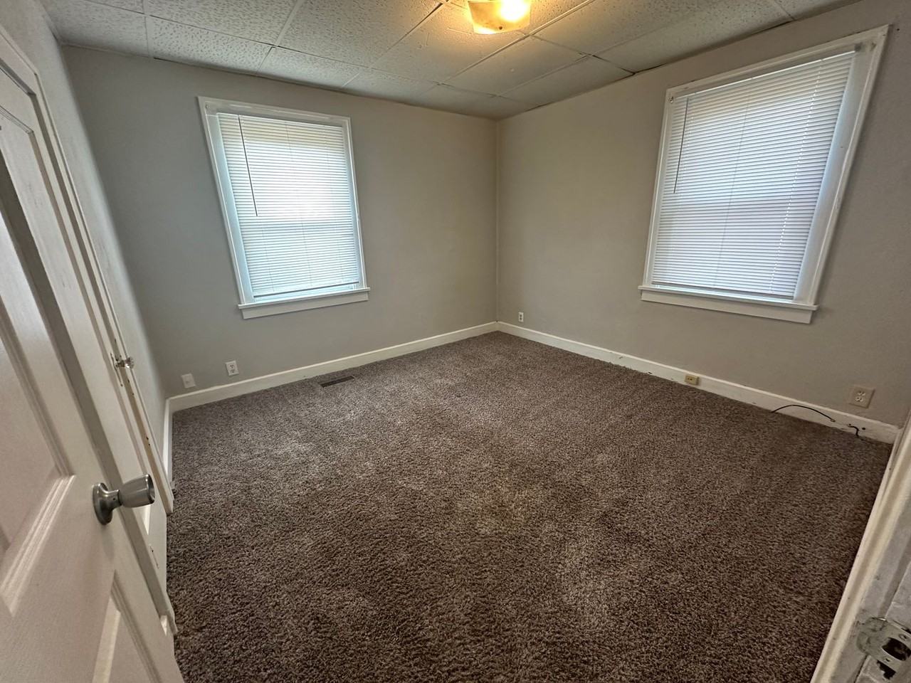 1122 W Rex St - Photo 7 of 13