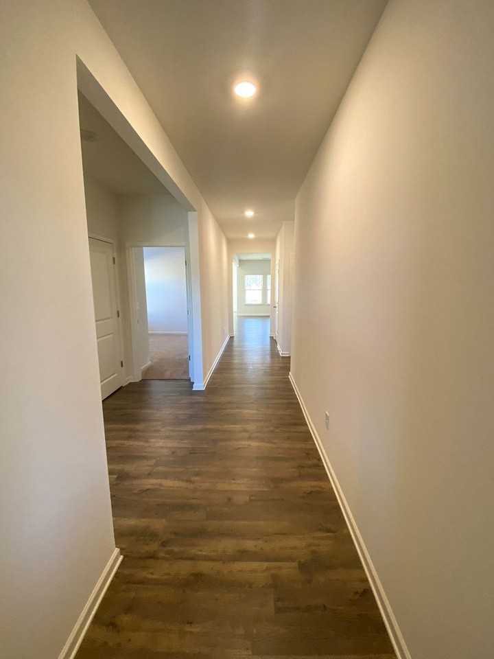 38 Crown Way - Photo 4 of 34