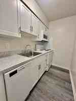 featured image of 329 W Washington St