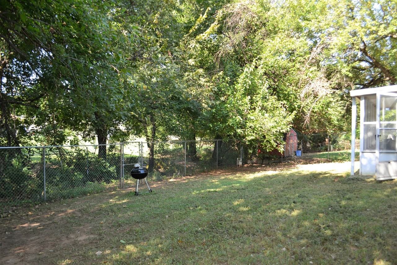 11 Rock Hollow Rd - Photo 3 of 39