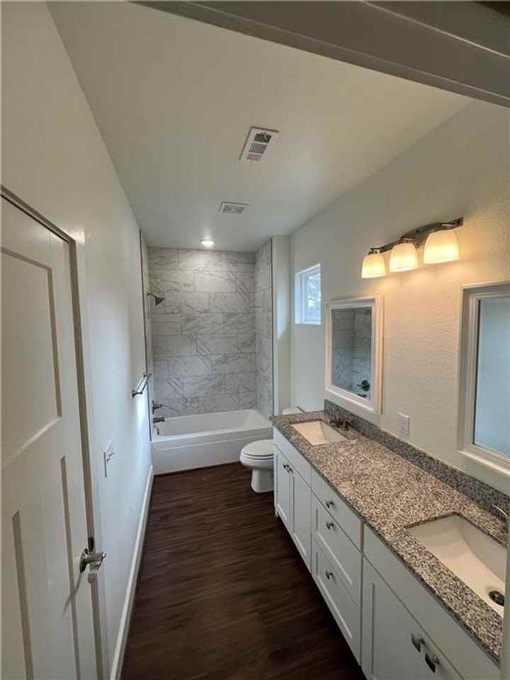 304 South College Avenue - Photo 3 of 26