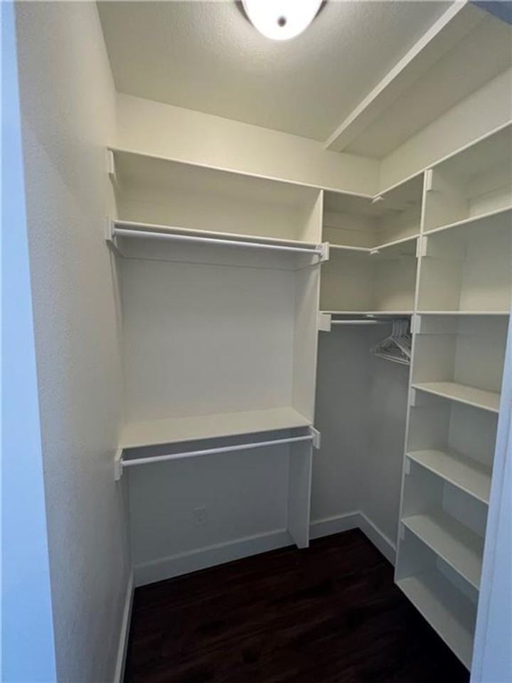 304 South College Avenue - Photo 7 of 26