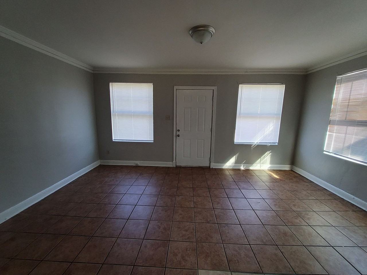 3733 Vernon Ave - Photo 6 of 22