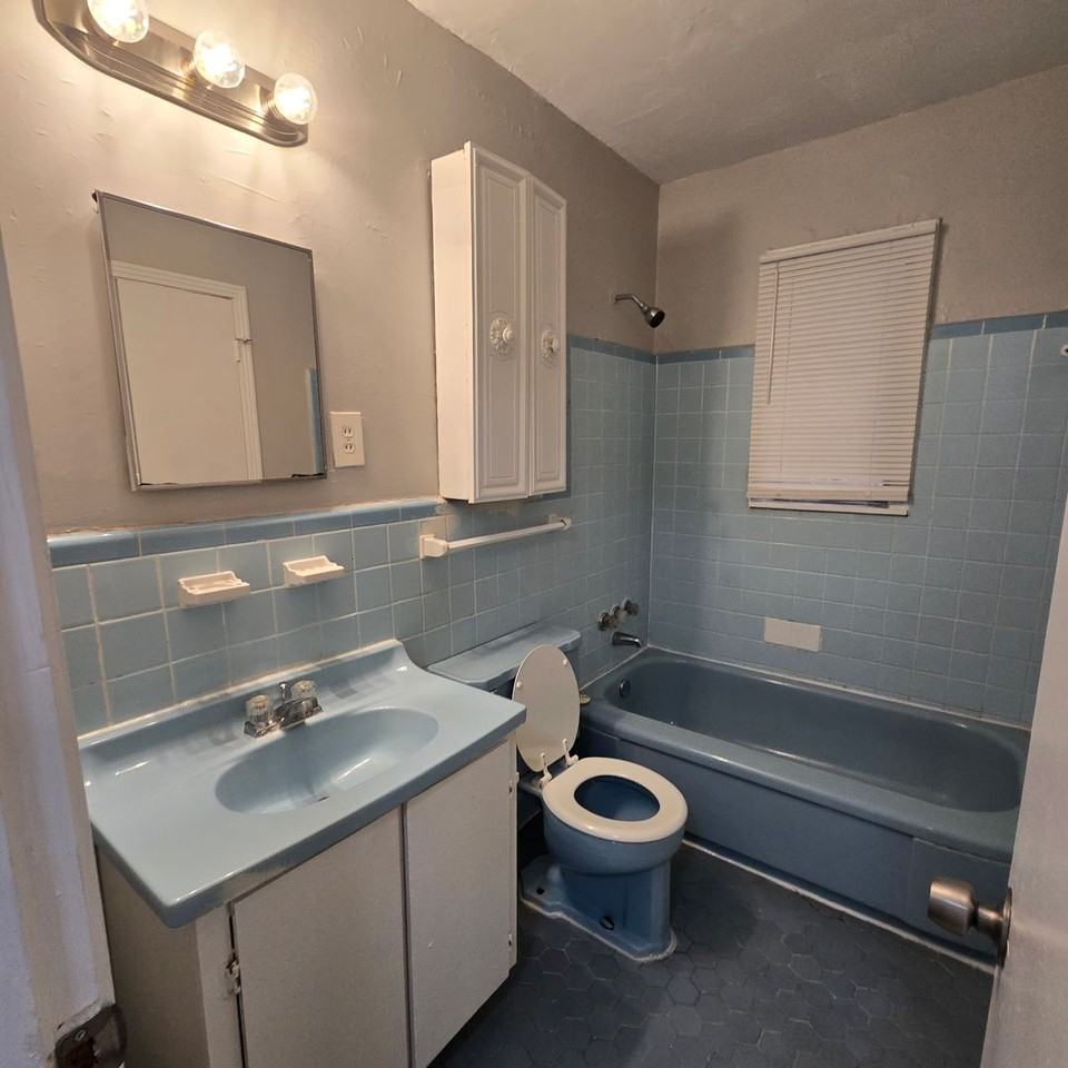 4158 Leweir St - Photo 5 of 10