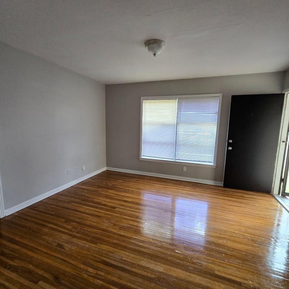 4158 Leweir St - Photo 6 of 10