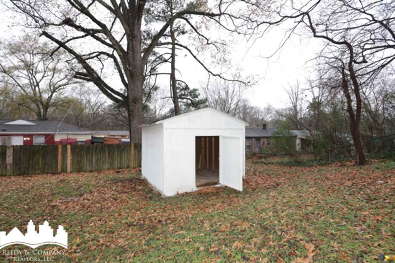 2474 Corning Ave - Photo 4 of 19