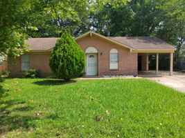 featured image of 3145 Briarwood Dr