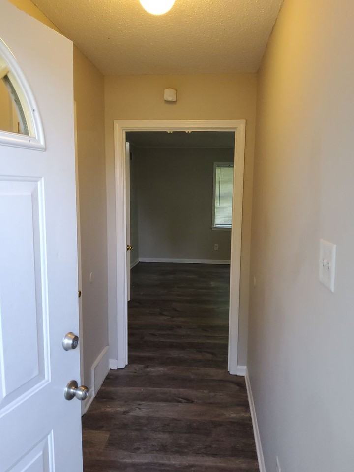 3145 Briarwood Dr - Photo 2 of 12