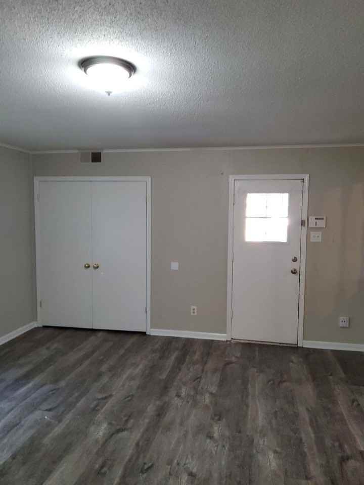 3145 Briarwood Dr - Photo 4 of 12