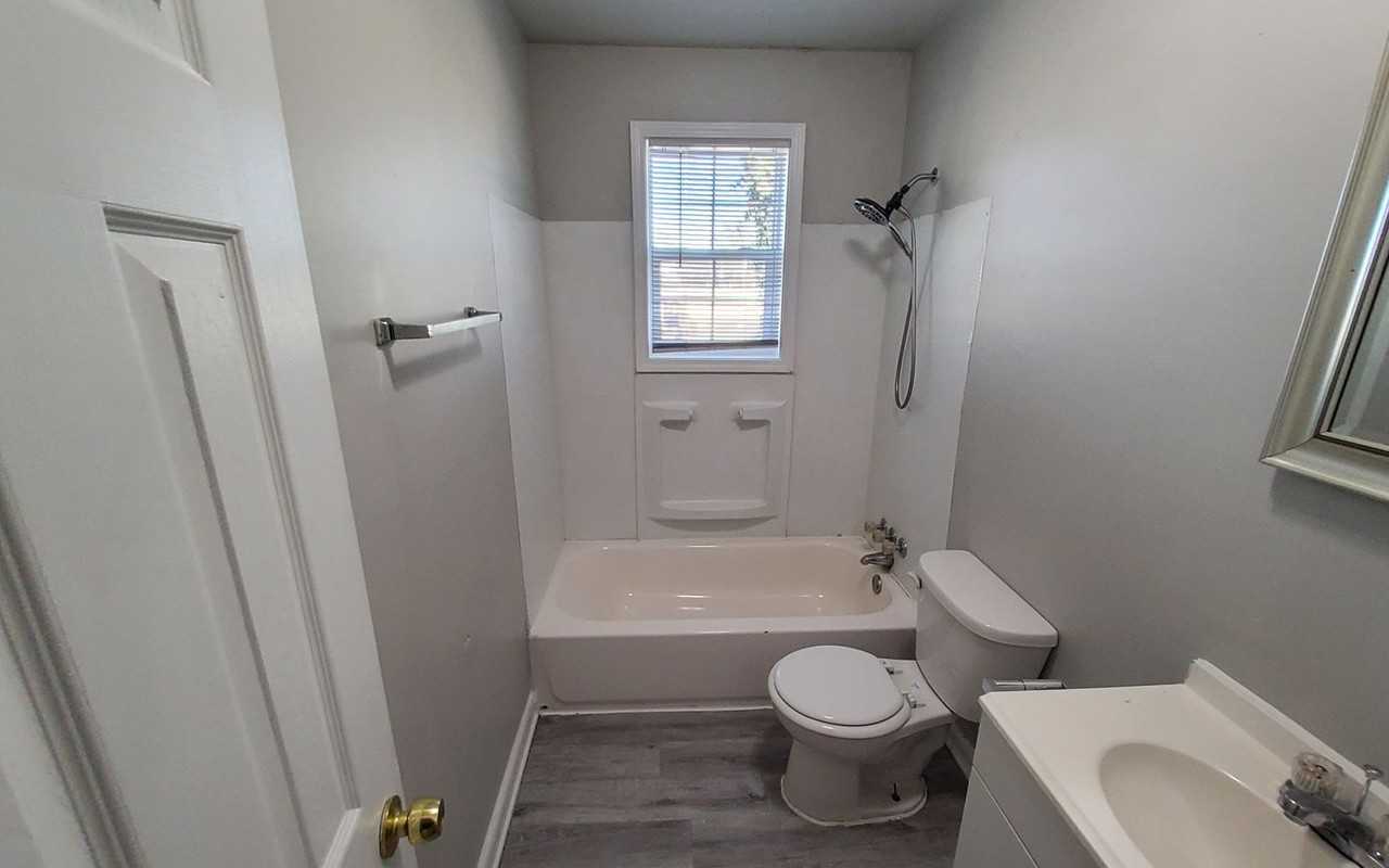 1493 Gaither St - Photo 3 of 6