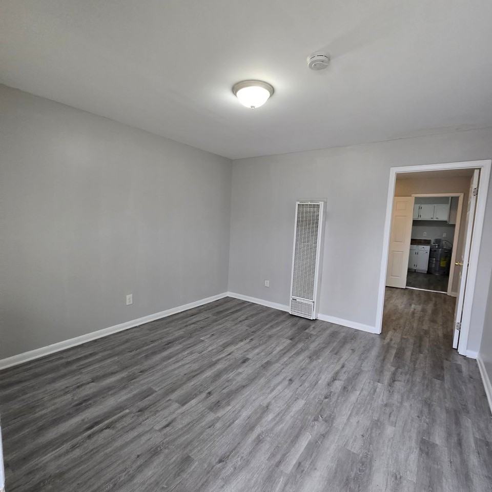 1493 Gaither St - Photo 5 of 6