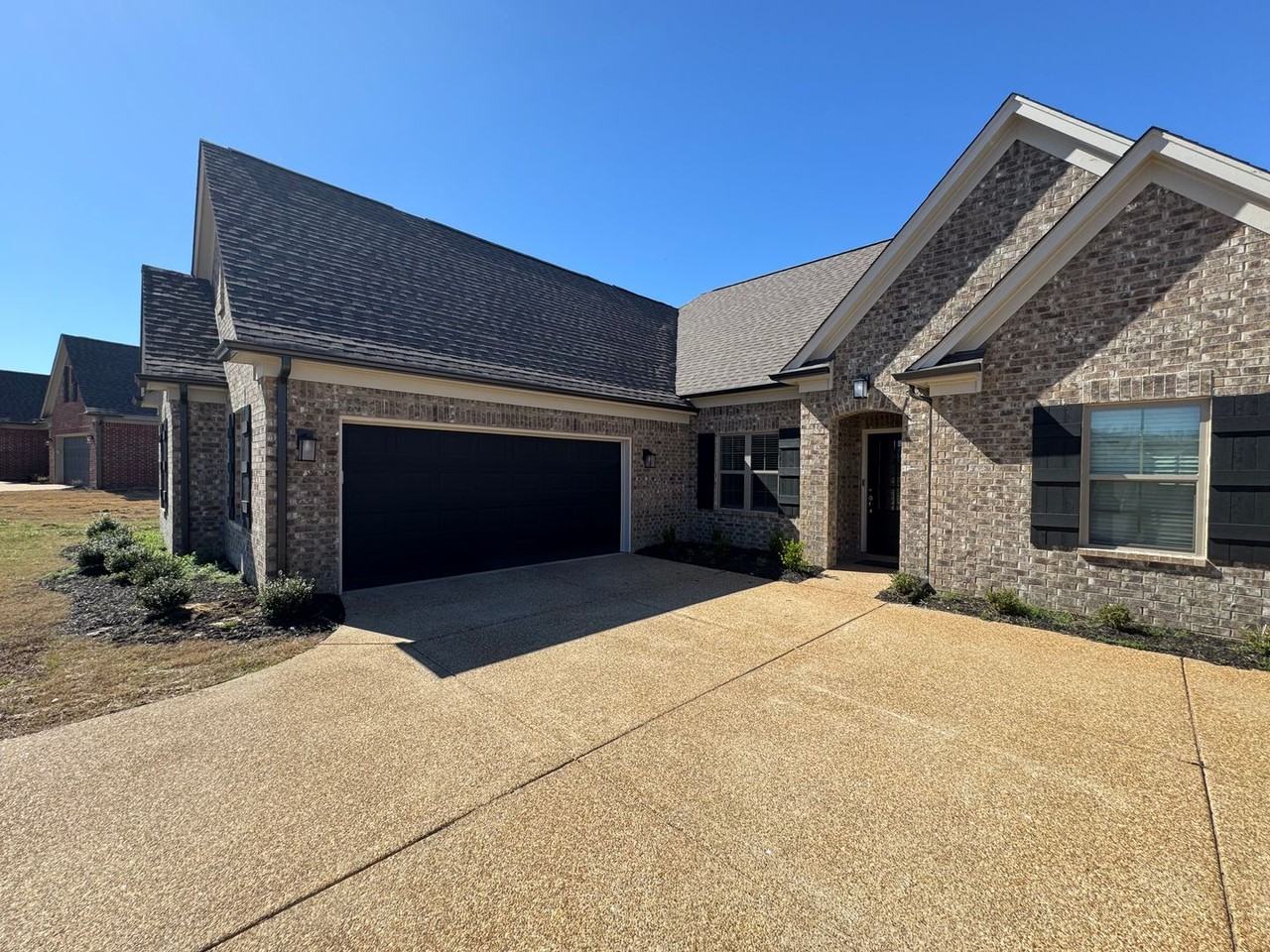 5505 Briardale Dr - Photo 2 of 18