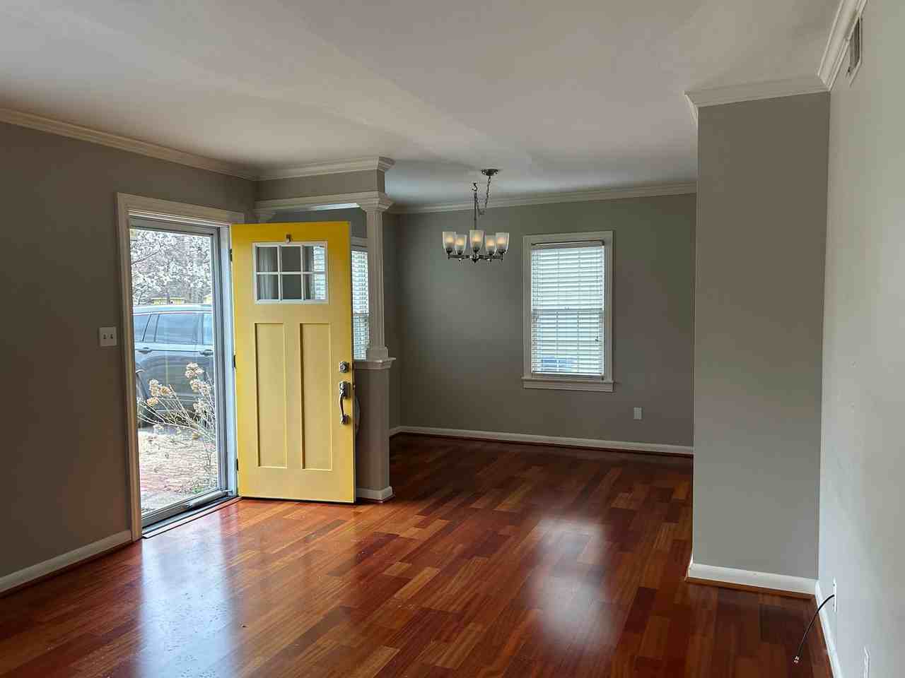 2707 Alanmede Rd - Photo 2 of 24