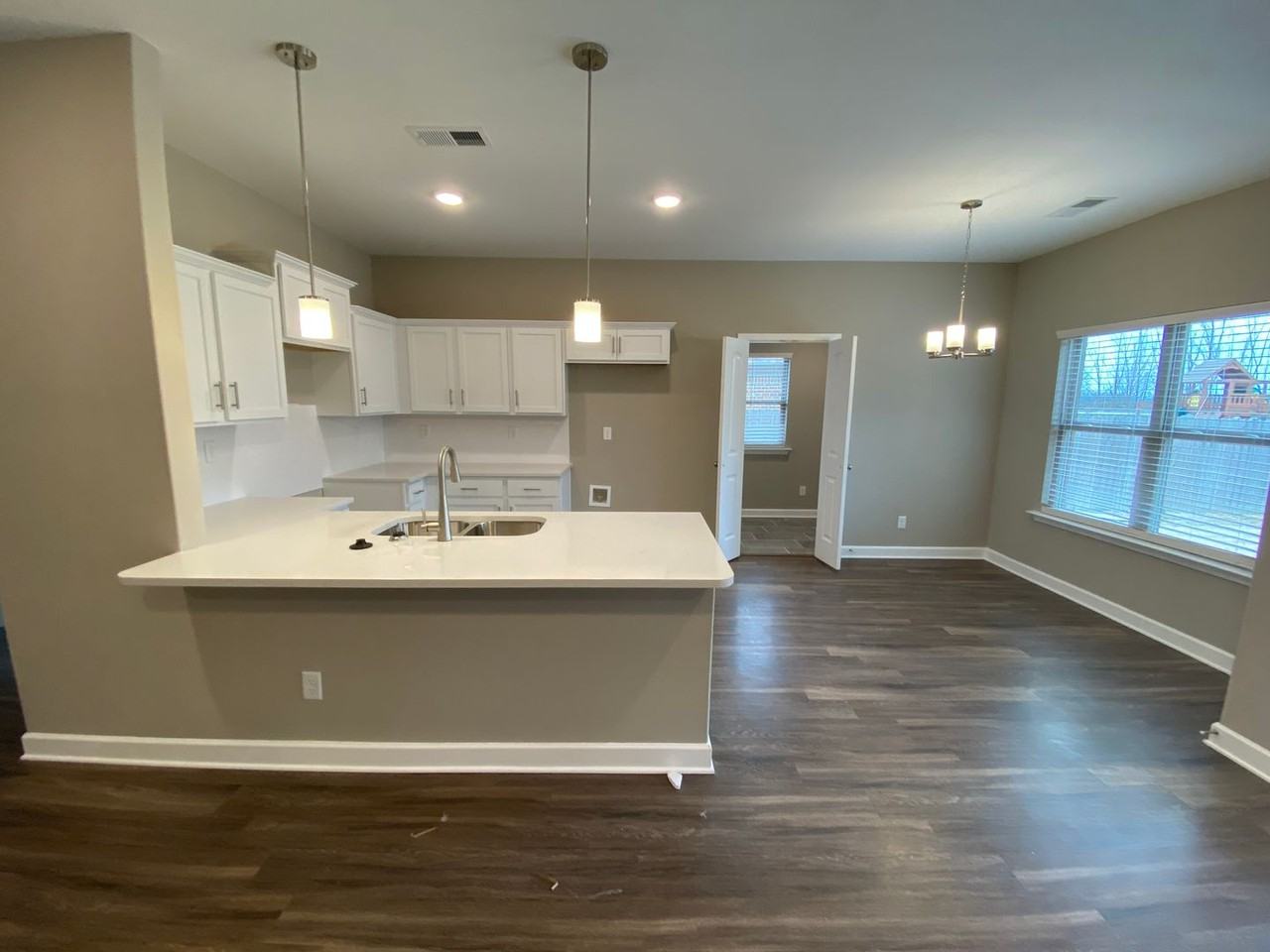 4935 Reunion Dr - Photo 4 of 18