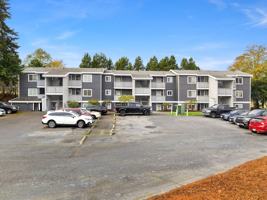 featured image of 2550 N Vassault St