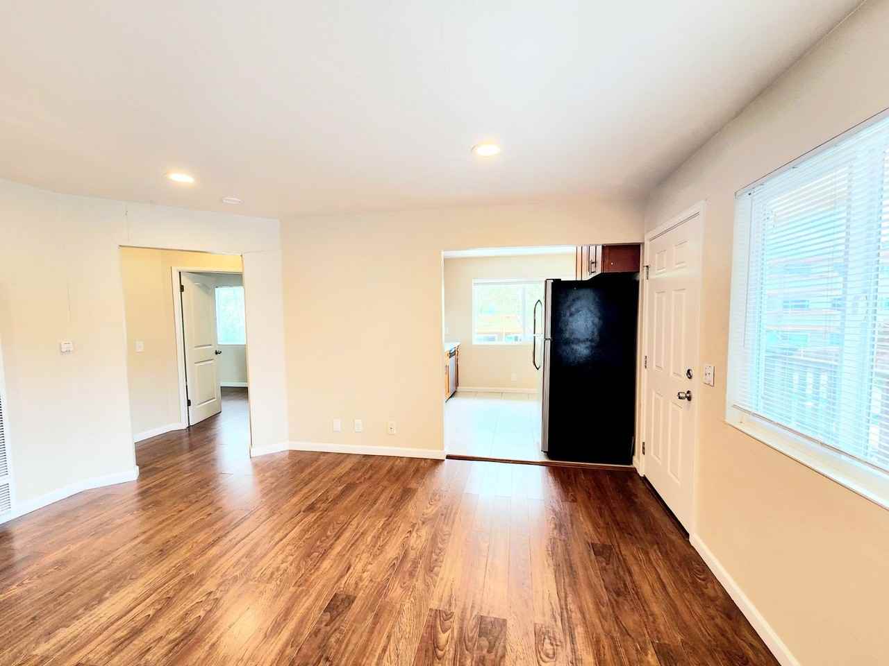 416 Poplar Ave - Photo 2 of 23