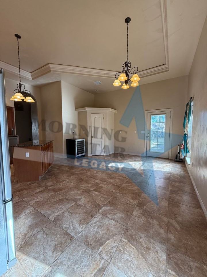 4648 Mesa Rico Dr - Photo 7 of 38