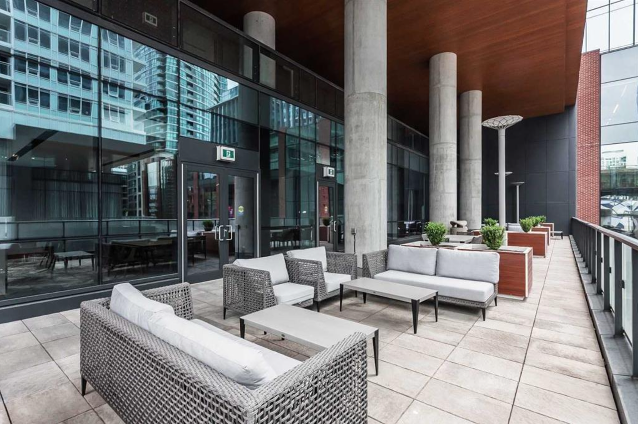 17 Bathurst Street - Photo 5 of 7