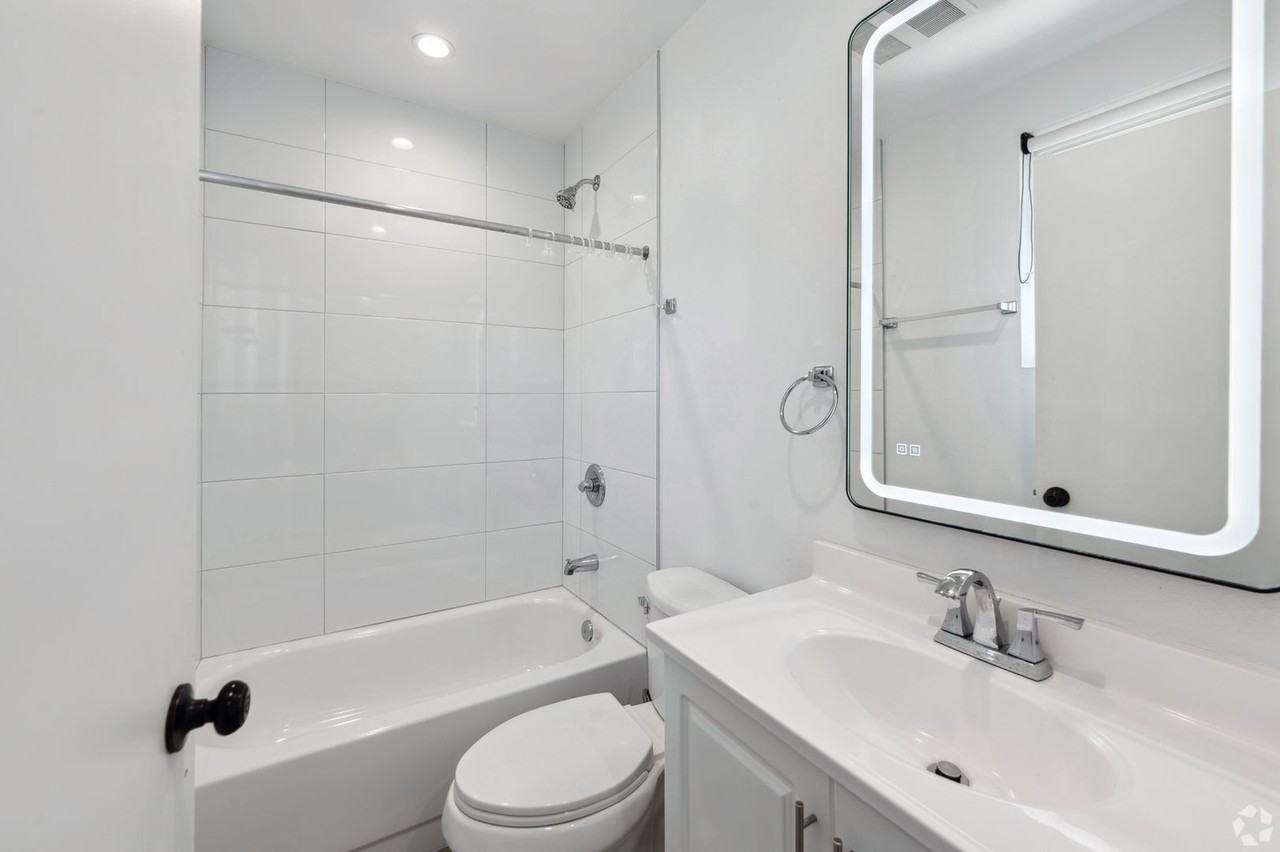 MH 1181 Rolland Curtis Pl - Photo 6 of 7