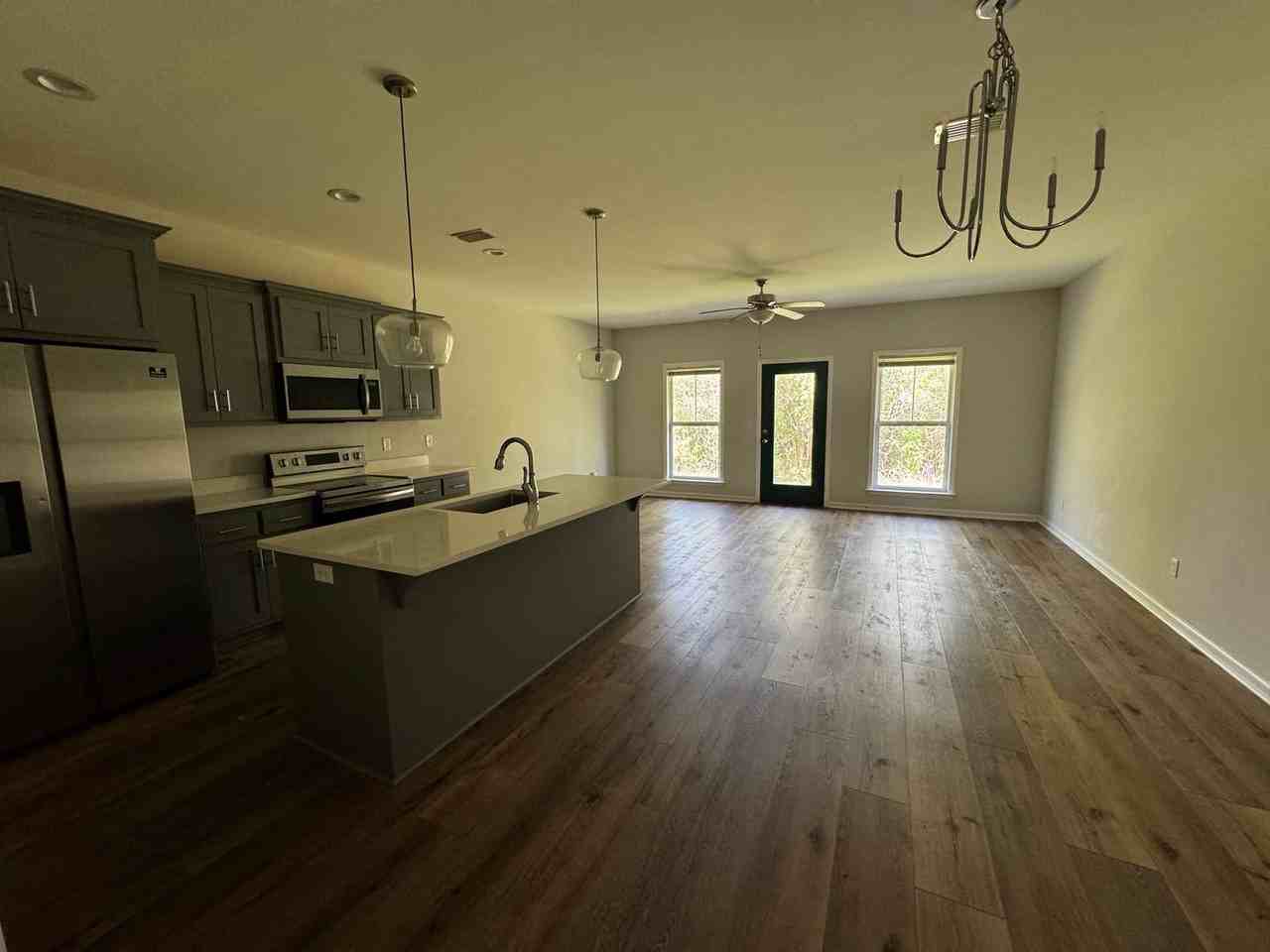 410 Raven Ln - Photo 3 of 7