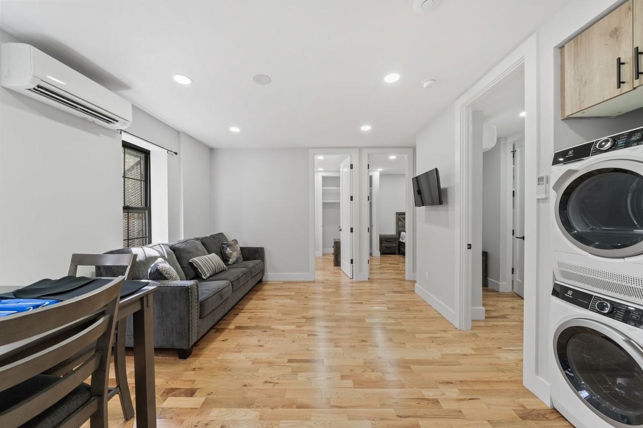 558 E191 BH LLC - Photo 3 of 50