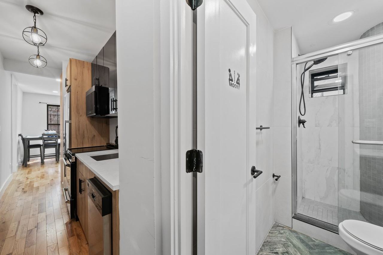 558 E191 BH LLC - Photo 5 of 50