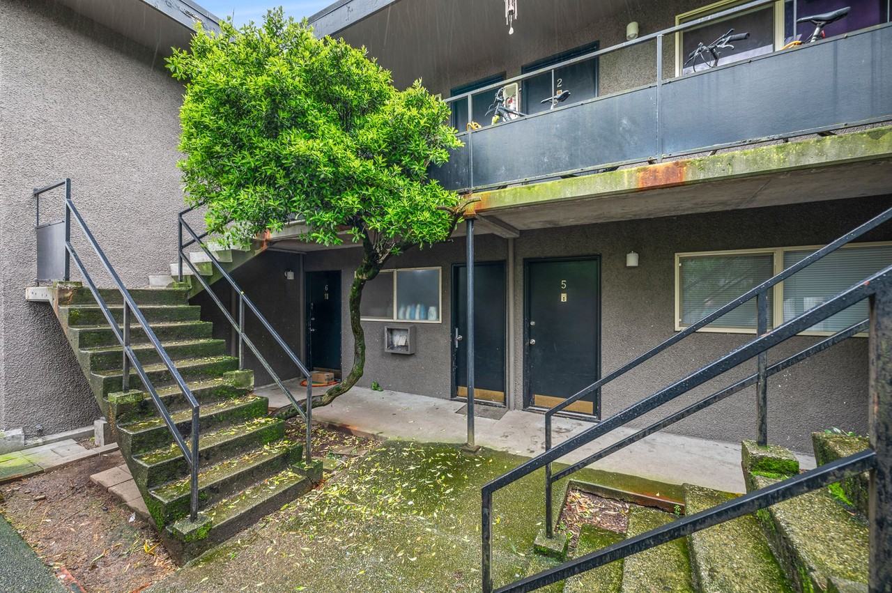 CHLS Chelsye Apartments - Photo 2 of 6